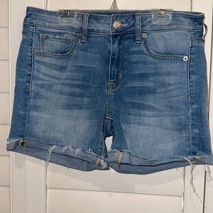American Eagle outfitters super stretch jean shorts size 8